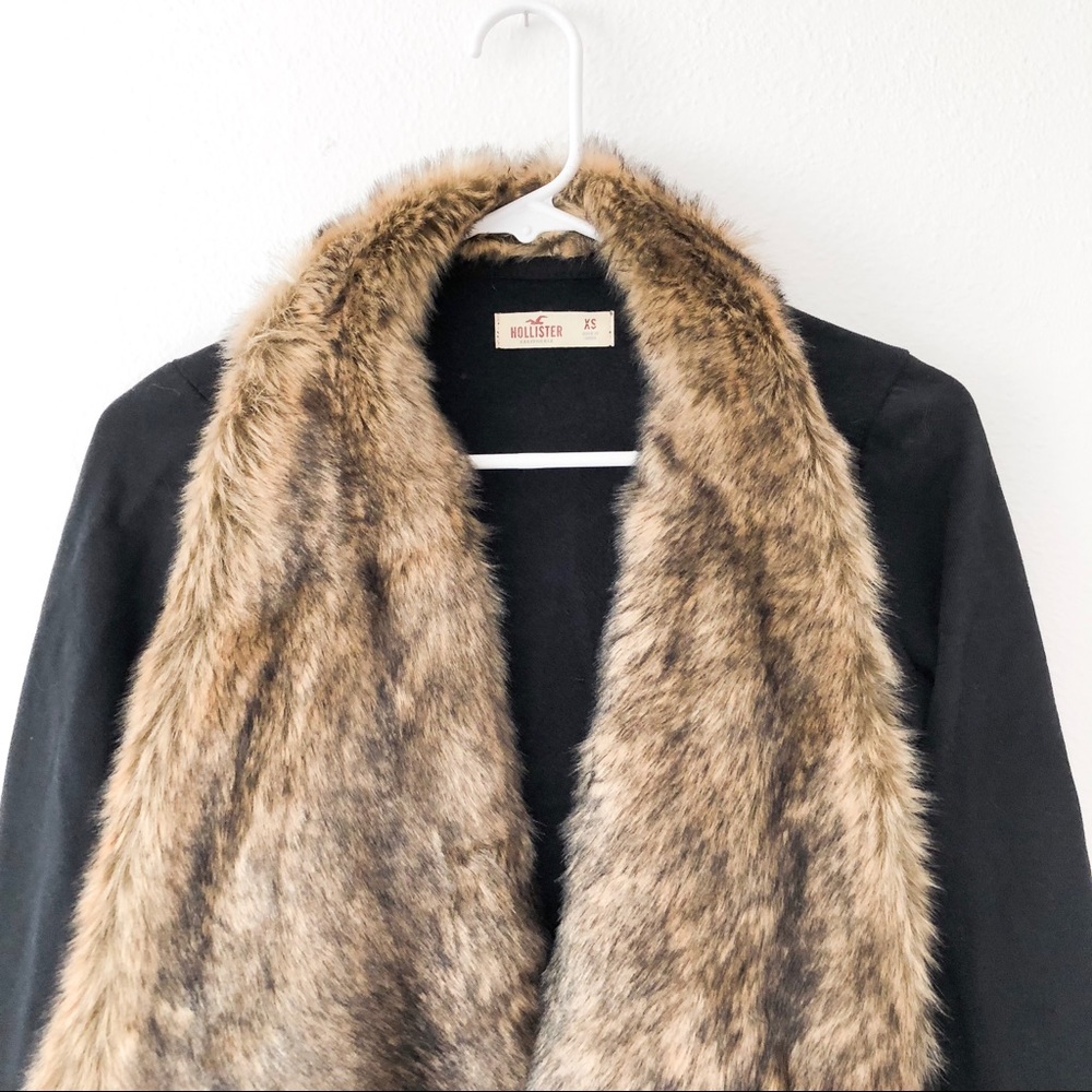 NWT Hollister Beautiful Fur Trim Coat - Picture 2 of 3